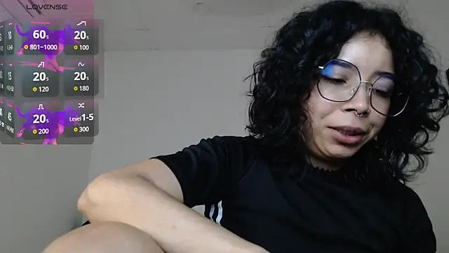 Snapshot of Putaku_San chatting on 10.07.25 Putaku San online show from 10.07.25