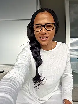 Allana Squirt online show from 11.18.25