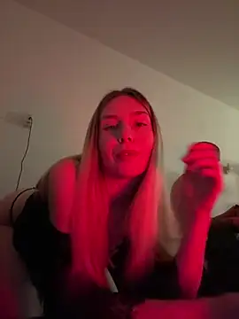 Snapshot of VeraSerephina chatting on 03.16.25 VeraSerephina online show from 03.16.25