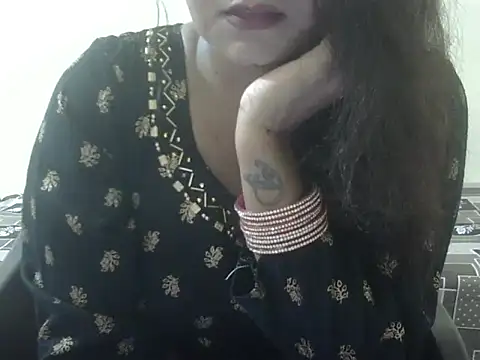 Snapshot of Lusty_Wife1 chatting on 09.16.25 Lusty Wife1 online show from 09.16.25
