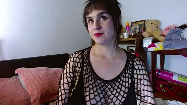 Snapshot of collette_beaufoy_ chatting on 05.31.26 collette beaufoy online show from 05.31.26