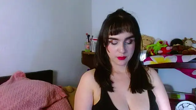 Snapshot of collette_beaufoy_ chatting on 06.23.26 collette beaufoy online show from 06.23.26