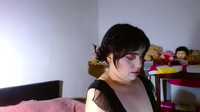 Snapshot of collette_beaufoy_ chatting on 06.25.26 collette beaufoy online show from 06.25.26