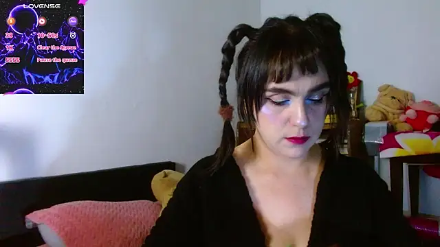 Snapshot of collette_beaufoy_ chatting on 06.26.26 collette beaufoy online show from 06.26.26