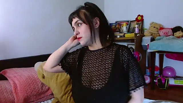 Snapshot of collette_beaufoy_ chatting on 07.18.26 collette beaufoy online show from 07.18.26
