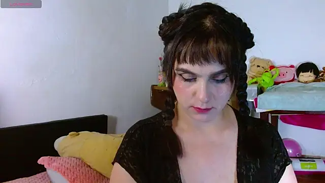 Snapshot of collette_beaufoy_ chatting on 07.19.26 collette beaufoy online show from 07.19.26