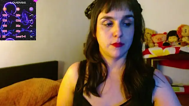 Snapshot of collette_beaufoy_ chatting on 07.25.26 collette beaufoy online show from 07.25.26