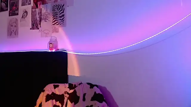 Coralinnee  online show from 02.06.25