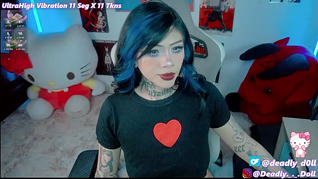 Snapshot of Deadly_Doll chatting on 04.09.26 Deadly Doll online show from 04.09.26