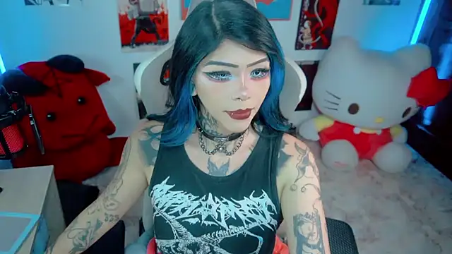 Snapshot of Deadly_Doll chatting on 04.30.26 Deadly Doll online show from 04.30.26