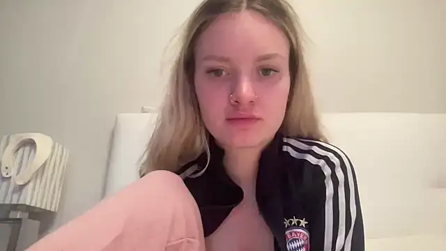 Snapshot of mariemelissah chatting on 02.19.25 mariemelissah online show from 02.19.25