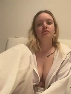 Snapshot of mariemelissah chatting on 03.01.25 mariemelissah online show from 03.01.25