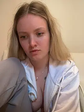 Snapshot of mariemelissah chatting on 03.06.25 mariemelissah online show from 03.06.25