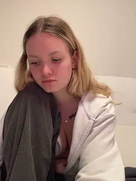 Snapshot of mariemelissah chatting on 03.09.25 mariemelissah online show from 03.09.25