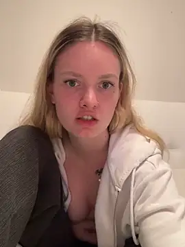 Snapshot of mariemelissah chatting on 03.09.25 mariemelissah online show from 03.09.25