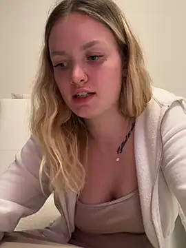 Snapshot of mariemelissah chatting on 03.14.25 mariemelissah online show from 03.14.25