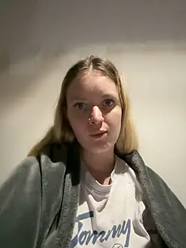 Snapshot of mariemelissah chatting on 03.15.25 mariemelissah online show from 03.15.25