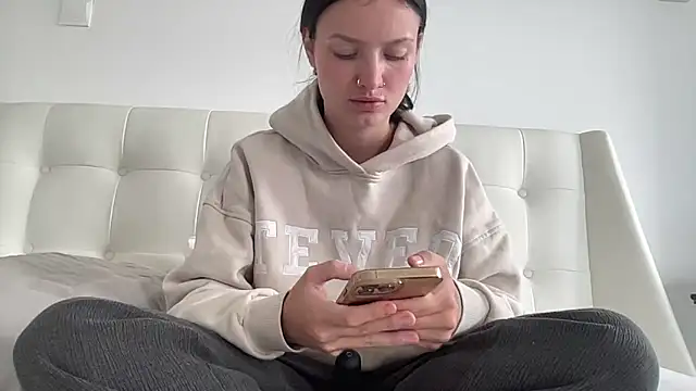 Snapshot of mariemelissah chatting on 12.15.25 mariemelissah online show from 12.15.25