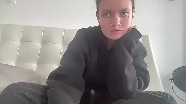 Snapshot of mariemelissah chatting on 12.21.25 mariemelissah online show from 12.21.25