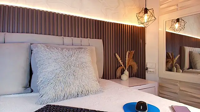 SHANONCLARK online show from 12.21.25