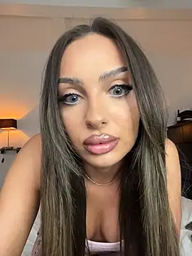 Snapshot of MileySin1111 chatting on 10.17.25 MileySin1111 online show from 10.17.25