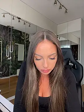 Snapshot of MileySin1111 chatting on 12.02.25 MileySin1111 online show from 12.02.25