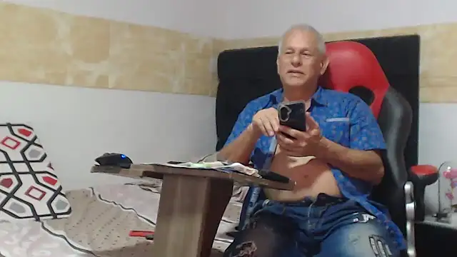 VALENTINO1983  online show from 10.10.25