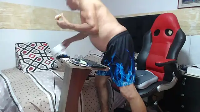 VALENTINO1983  online show from 11.01.25