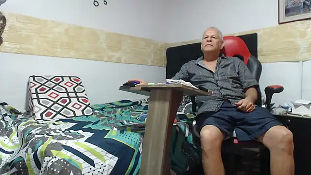 VALENTINO1983  online show from 11.15.25