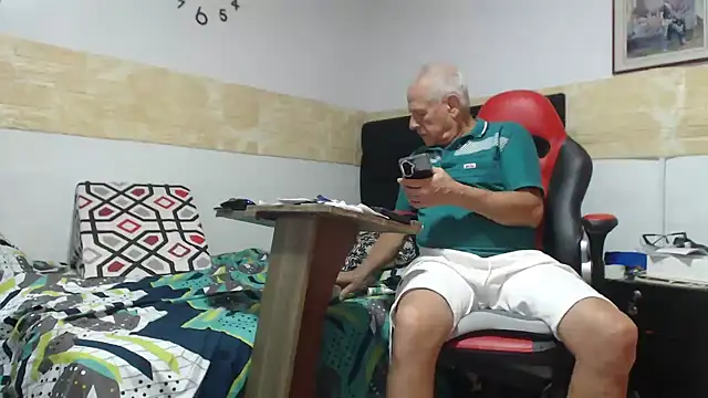 VALENTINO1983  online show from 11.20.25