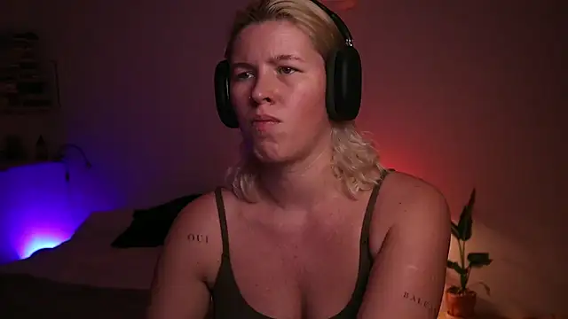 moonamii online show from 12.02.24