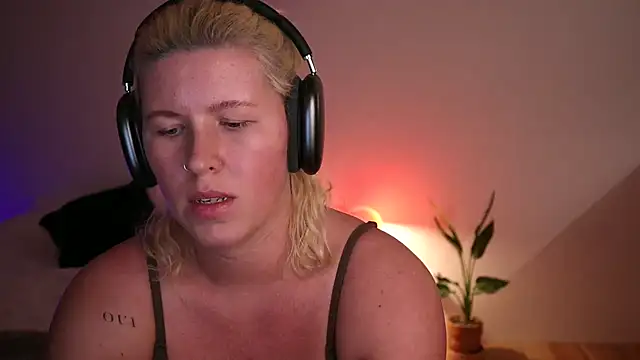 moonamii online show from 01.16.25