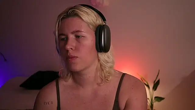 moonamii online show from 01.22.25