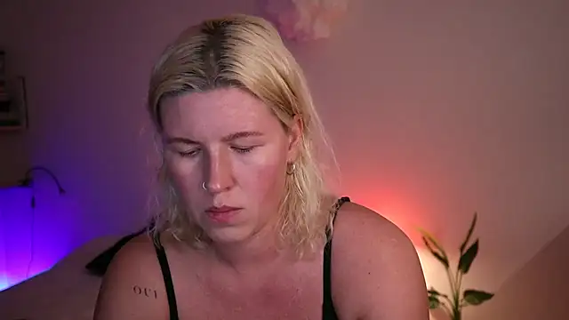 moonamii online show from 01.25.25