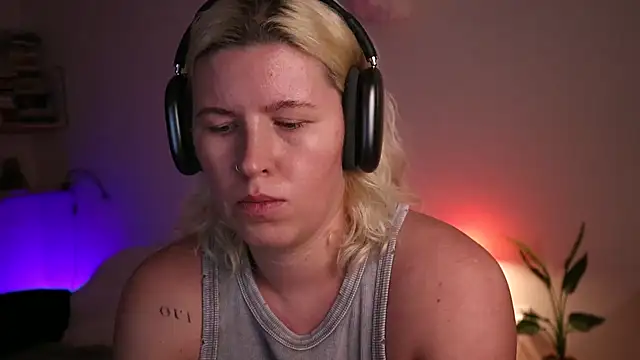 moonamii online show from 01.30.25