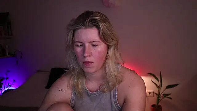 moonamii online show from 10.20.25