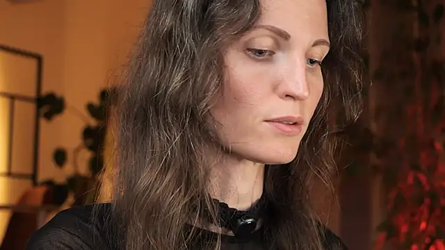 Snapshot of yulladao chatting on 10.26.25 yulladao online show from 10.26.25