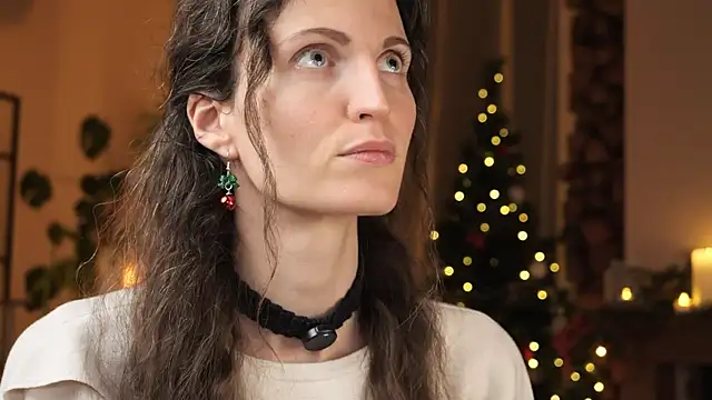 Snapshot of yulladao chatting on 12.20.25 yulladao online show from 12.20.25