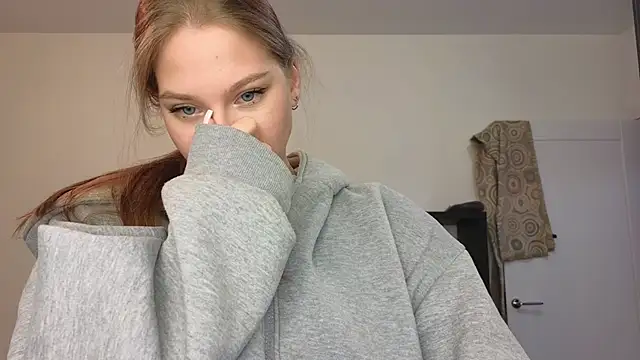 MiaKeler online show from 02.18.25