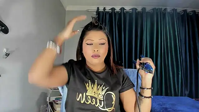 Snapshot of IndianBibix chatting on 09.29.25 IndianBibix online show from 09.29.25