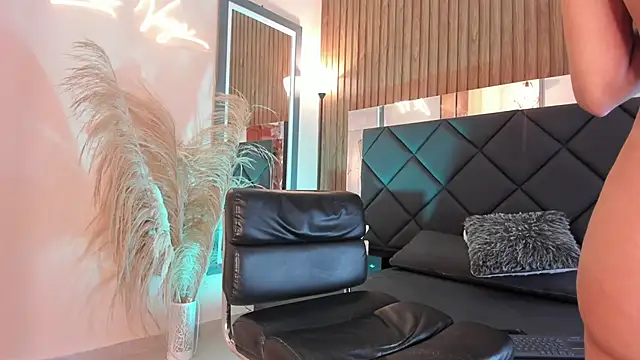 Zoevegass online show from 02.25.25