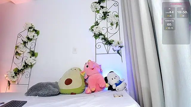 Snapshot of Jiggly__ chatting on 09.13.25 Jiggly online show from 09.13.25