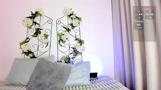 Snapshot of Jiggly__ chatting on 09.20.25 Jiggly online show from 09.20.25