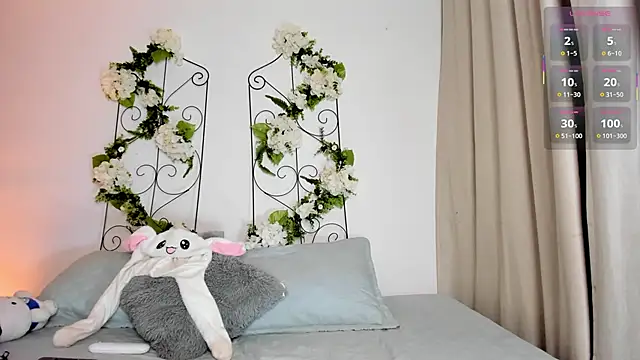 Snapshot of Jiggly__ chatting on 09.26.25 Jiggly online show from 09.26.25