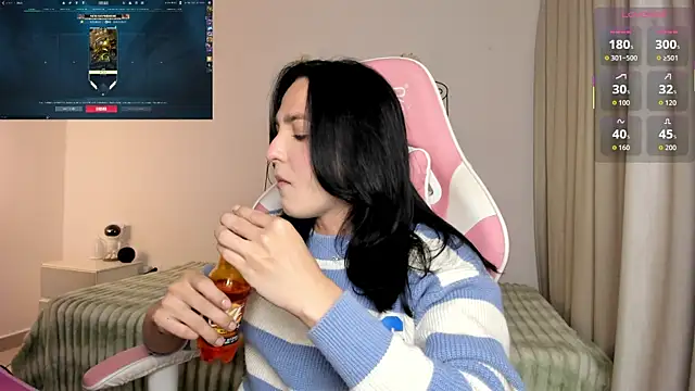 Snapshot of Jiggly__ chatting on 10.02.25 Jiggly online show from 10.02.25