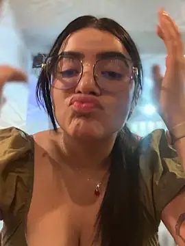 Snapshot of Lia_flowers chatting on 01.31.25 Lia flowers online show from 01.31.25