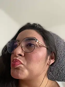 Snapshot of Lia_flowers chatting on 02.28.25 Lia flowers online show from 02.28.25