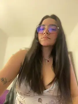 Snapshot of Lia_flowers chatting on 03.05.25 Lia flowers online show from 03.05.25