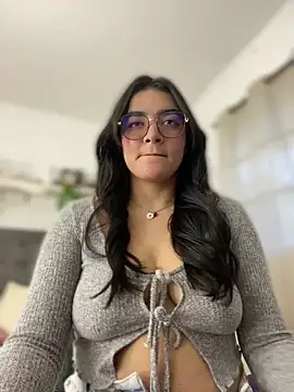 Snapshot of Lia_flowers chatting on 03.08.25 Lia flowers online show from 03.08.25