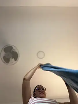 Snapshot of Lia_flowers chatting on 03.13.25 Lia flowers online show from 03.13.25